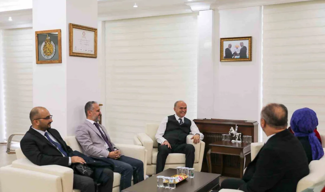 Düzce Belediye Başkanı Dr. Faruk Özlü, Düzce Atatürk Devlet Hastanesi’ne