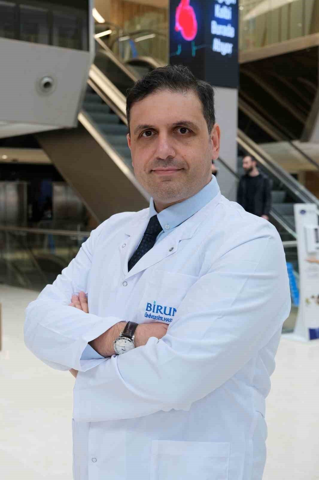 Biruni Üniversitesi Tıp Fakültesi Hastanesi Üroloji Uzmanı Doç. Dr. Emre