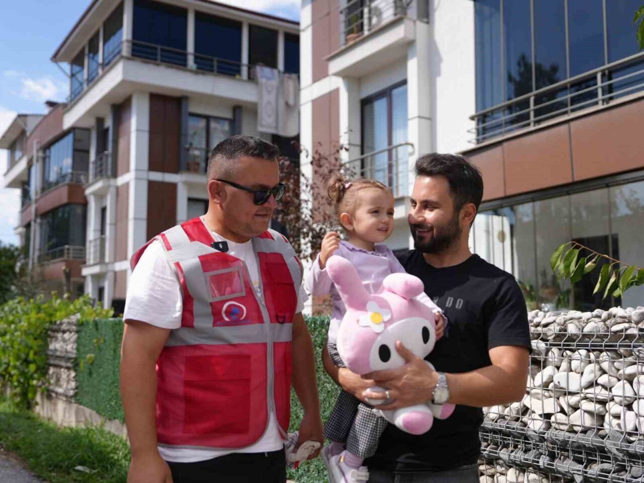 DÜZCE (İHA) – Düzce’de her gün evinin balkonundan kendilerini heyecanla