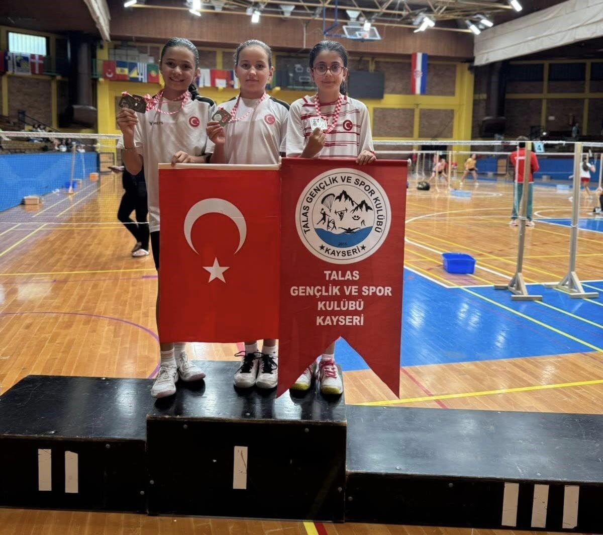 Kayserili Badminton sporcuları Hırvatistan’da yapılan 12th Li-Ning Zagreb Youth Open