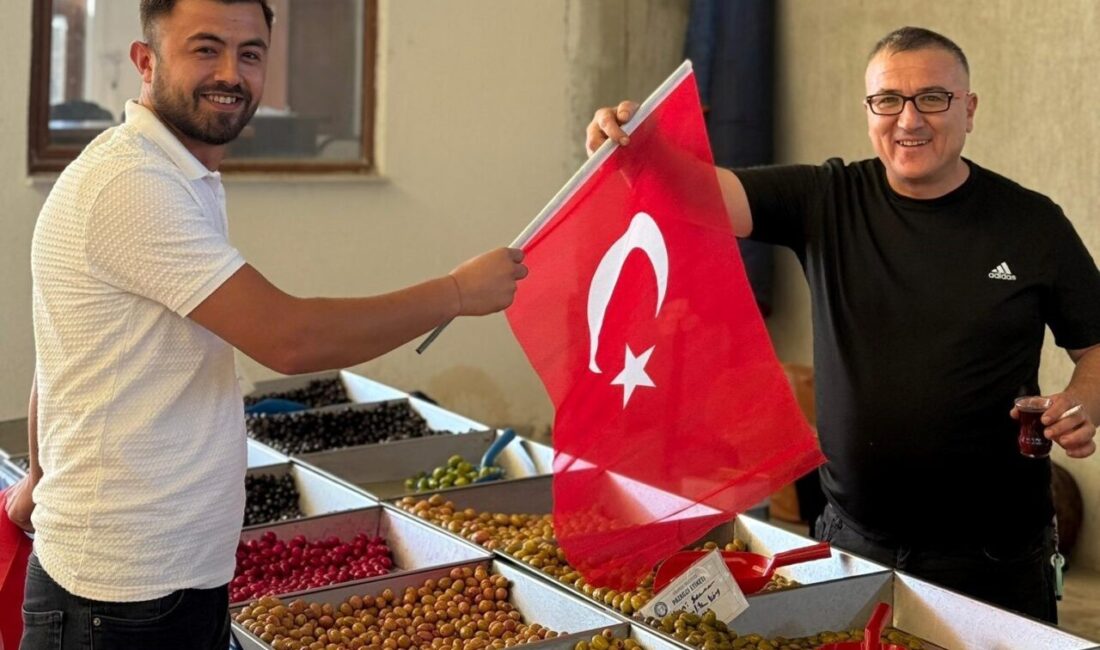 AK Parti Hisarcık Gençlik Kolları Başkanlığı tarafından kapalı pazar yerinde