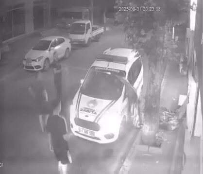 Kocaeli’nin Derince ilçesinde geçtiğimiz gece zabıta ekipleri tarafından toplanan bayraklara