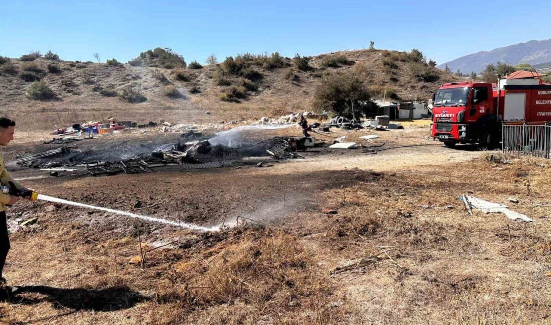 Bolu’nun Mudurnu ilçesinde hurdalık alanda çıkan yangın paniğe neden oldu.