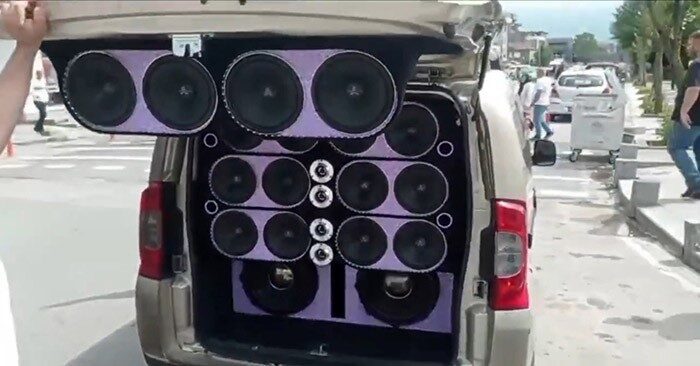 DÜZCE(İHA) – Düzce’de çevreye rahatsızlık vererek drift yapan, abart egzoz