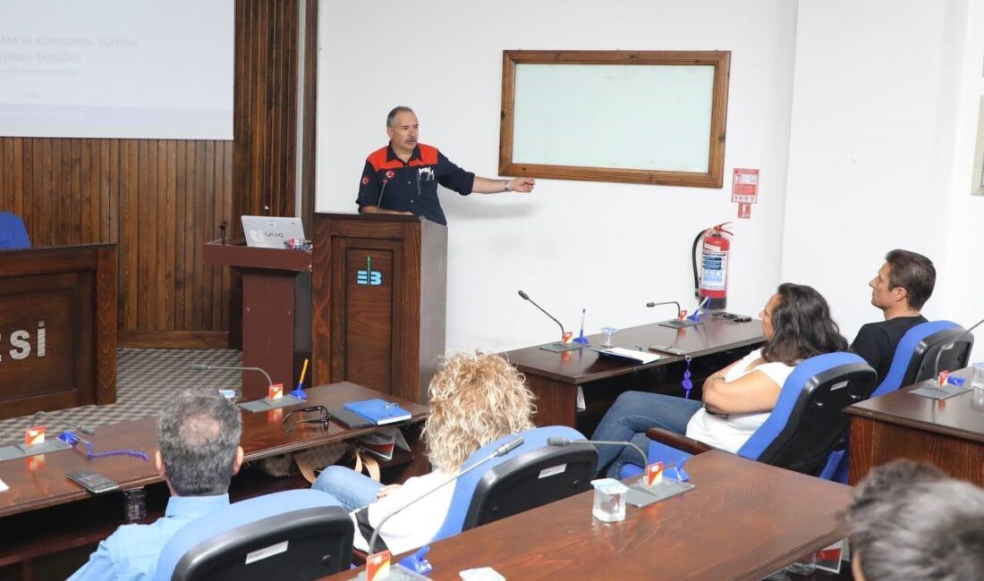 Balıkesir’in Edremit ilçesinde İDA-SAR Arama Kurtarma Ekibine, Balıkesir AFAD’ta görevli