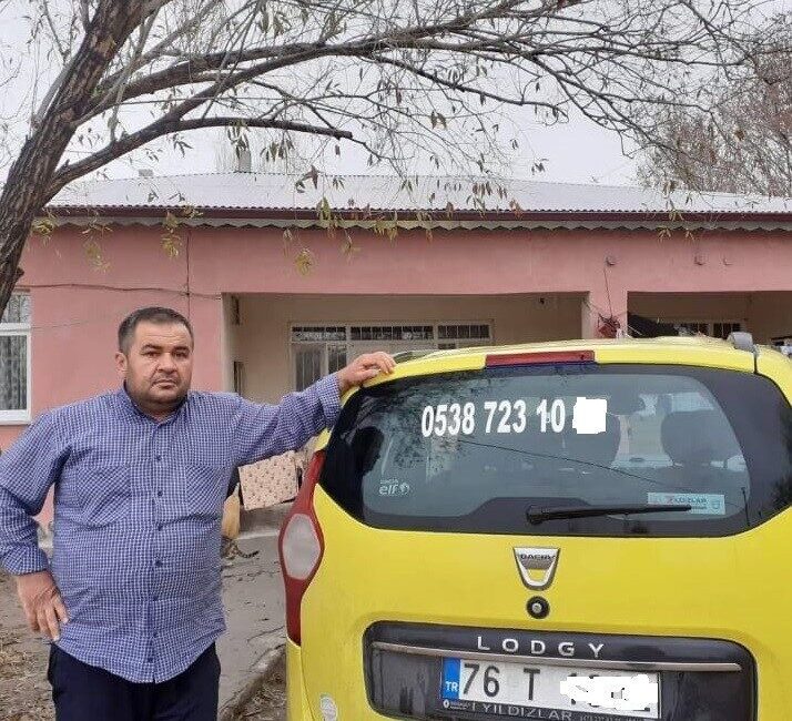 Iğdır’ın Aralık ilçesinden yolcu taşıdıktan sonra dönüşe geçen taksi şoförü,