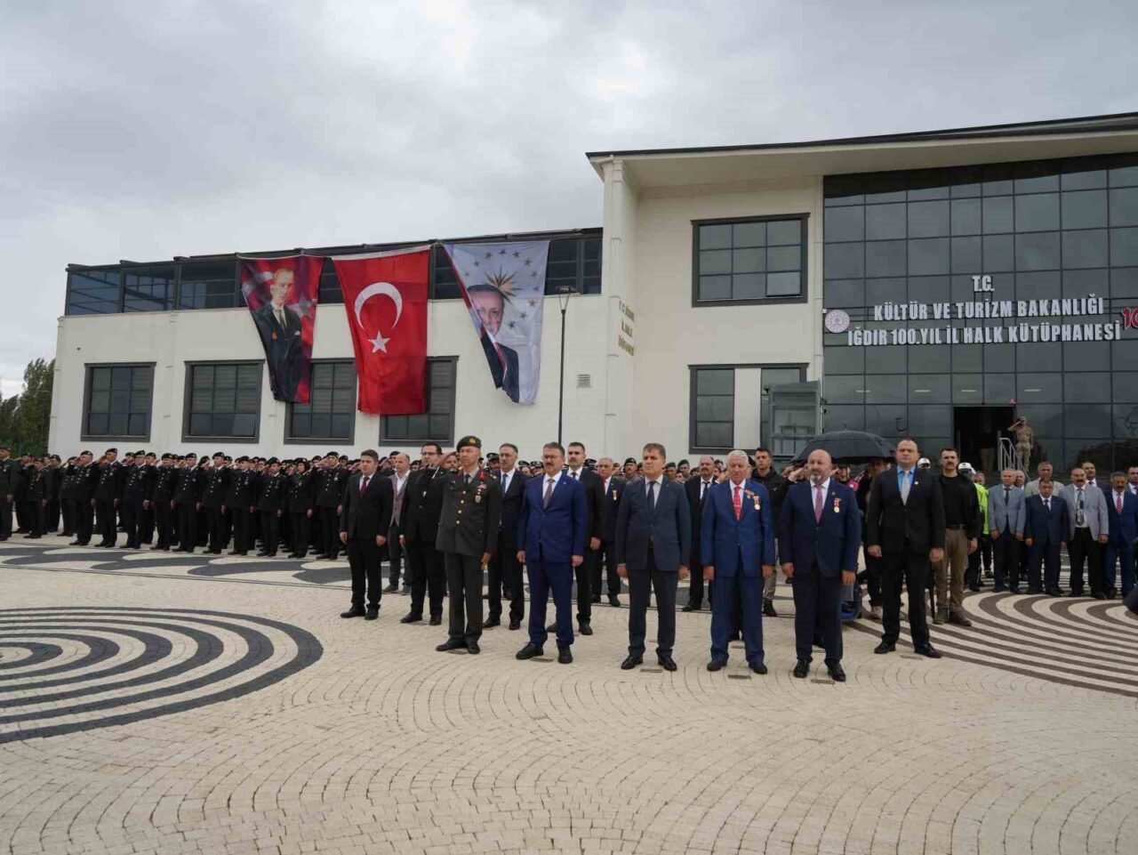 Cumhuriyetimizin kurucusu Gazi Mustafa Kemal Atatürk’e mareşal rütbesi ve gazi