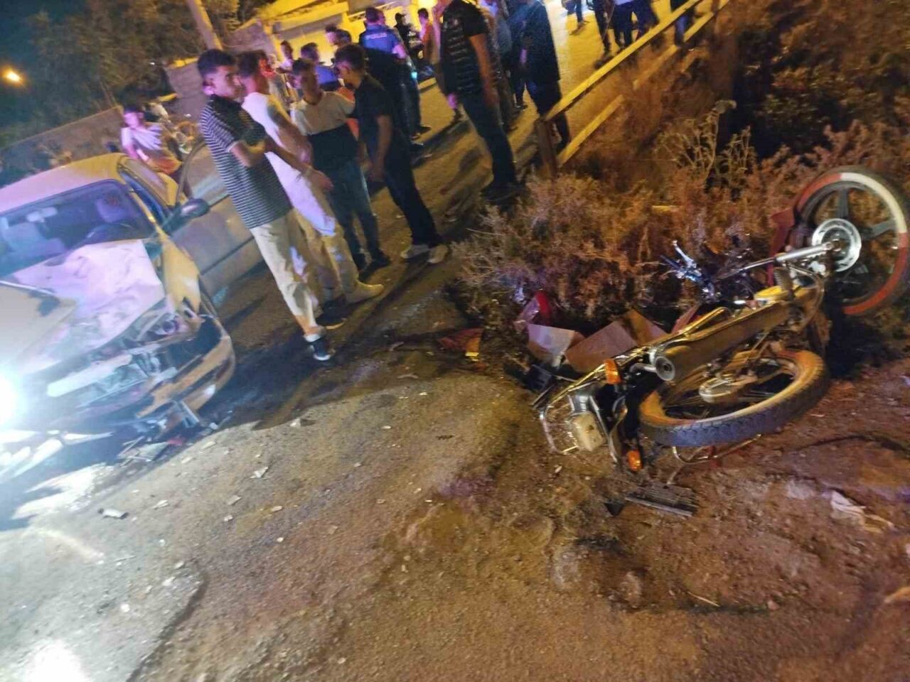 Iğdır merkez Halfeli beldesi yolunda otomobil ile motosikletin çarpışması sonucu