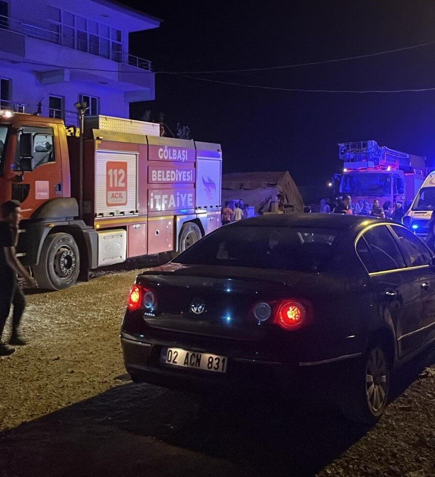 Adıyaman’ın Gölbaşı ilçesinde bir ikamette çıkan yangın korkuttu. Edinilen bilgilere