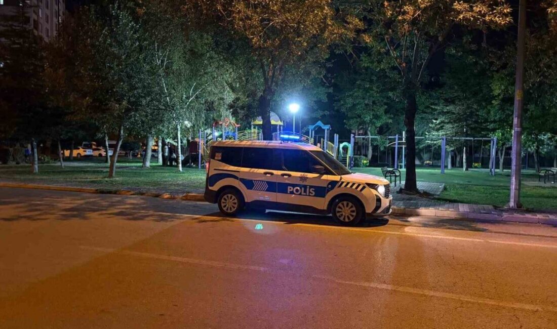 Kayseri’nin Melikgazi ilçesinde iki grup arasında çıkan kavgada bir kişi