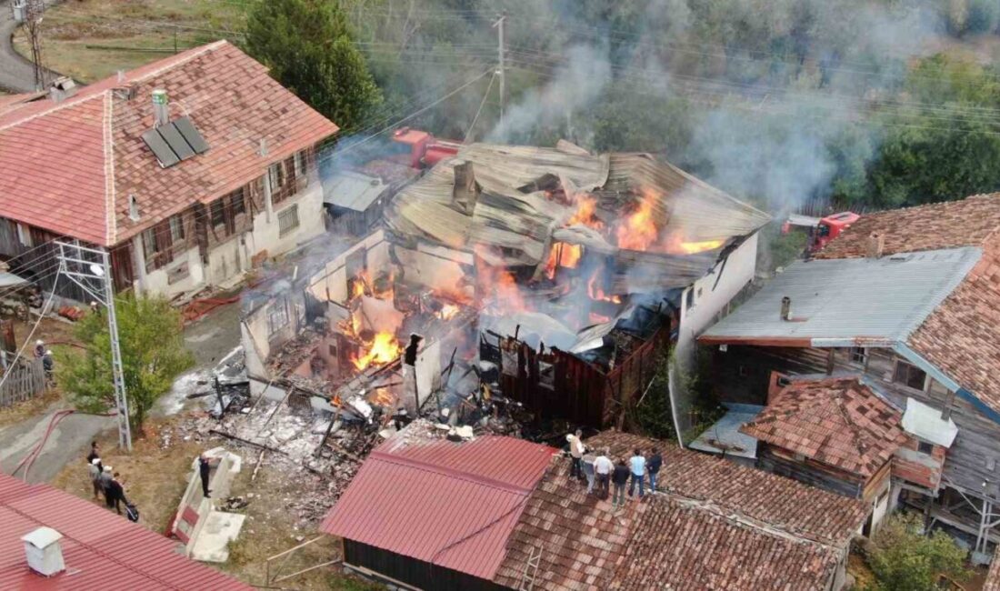 Kastamonu’da iki katlı konak çıkan yangında kullanılamaz hale gelirken, bir