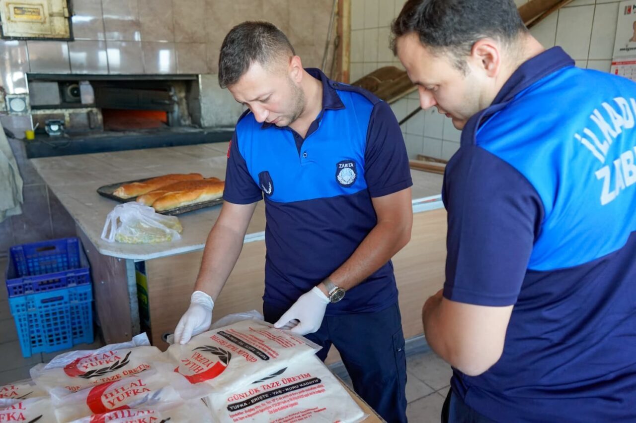 Samsun’un İlkadım Belediyesi Zabıta Müdürlüğü ekipleri, vatandaşların sağlıklı ve güvenli