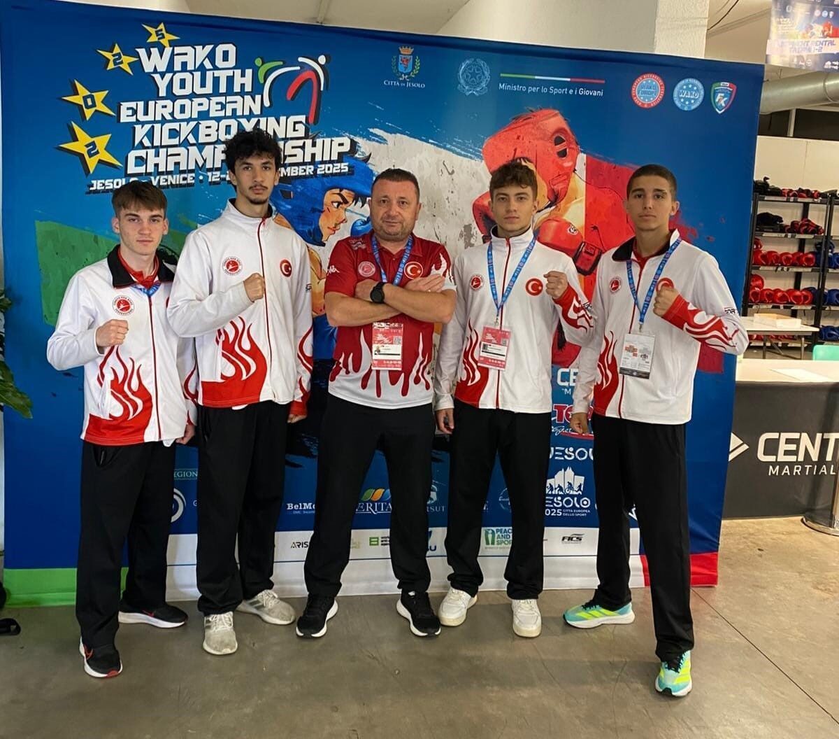 Samsun’un İlkadım Belediyespor Kick Boks Takımı, milli takım formasıyla katıldıkları