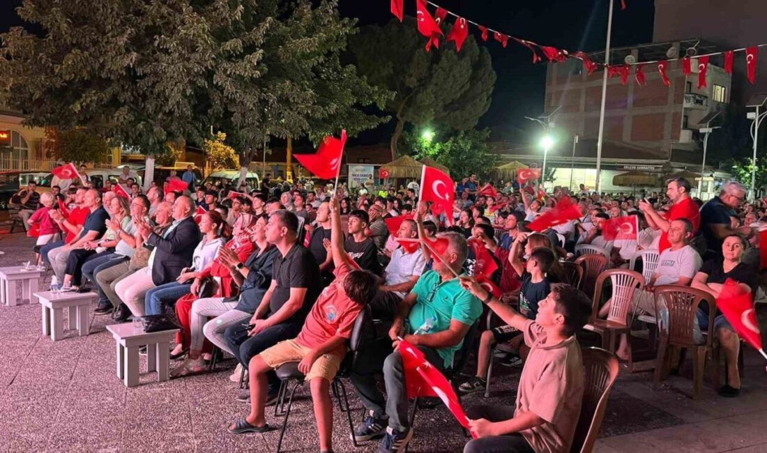 İncirliova’da vatandaşlar, Yahya Ümit Orbay Meydanı’na kurulan dev ekranda, A