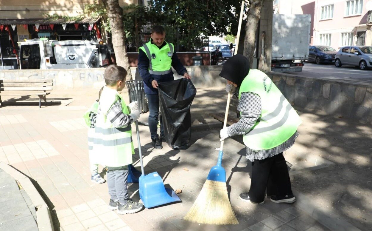 İnegöl Belediyesi, 20 Eylül Dünya Temizlik Gününde topyekûn bir temizlik