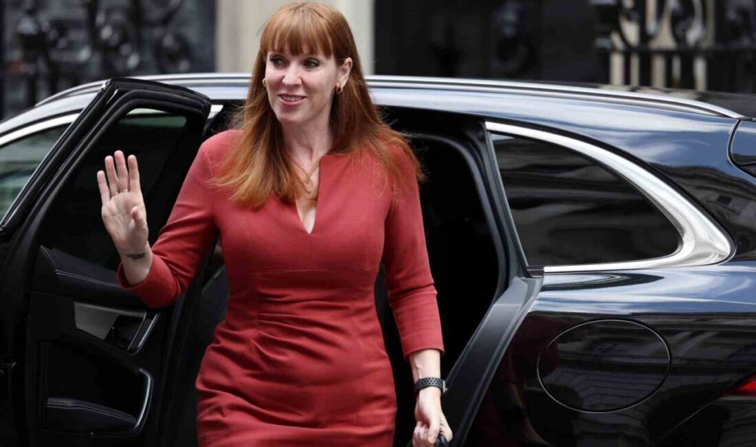 İngiltere Başbakan Yardımcısı Angela Rayner, ödenmesi gereken damga vergisini eksik