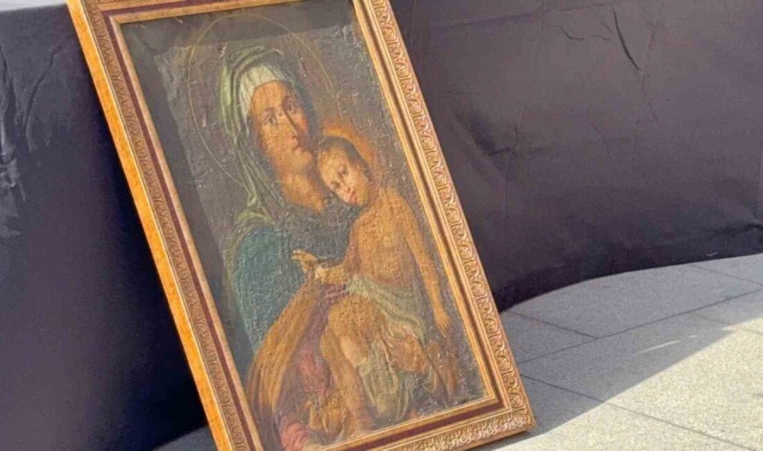 İstanbul’da tarihi eser kaçakçılarına yönelik düzenlenen operasyonlarda, aralarında 20 yıl