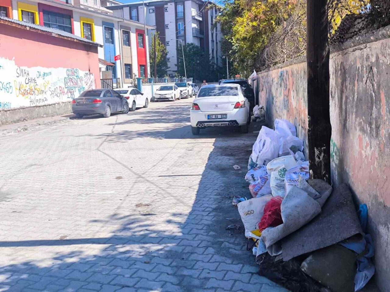Van’ın İpekyolu ilçesinde temizlik hizmetleri konusundaki aksaklıklar, vatandaşların ve öğrenci