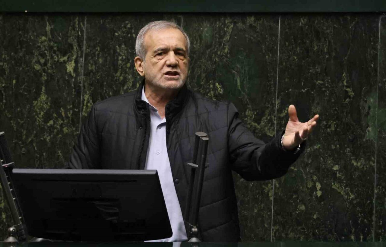 İran Cumhurbaşkanı Mesud Pezeşkiyan, İngiltere, Fransa ve Almanya’nın “Snapback” (tetik)