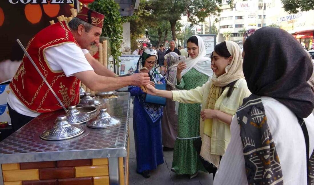 Okulların açılmasına kısa bir süre kalması nedeniyle Van’a gelen İranlı