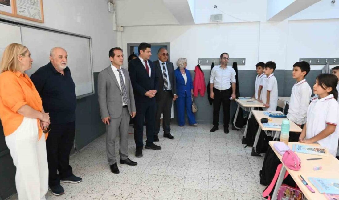 İş adamı Avni Ongurlar, Eskişehir’deki Ali Fuat Cebesoy Ortaokulu’na anlamlı