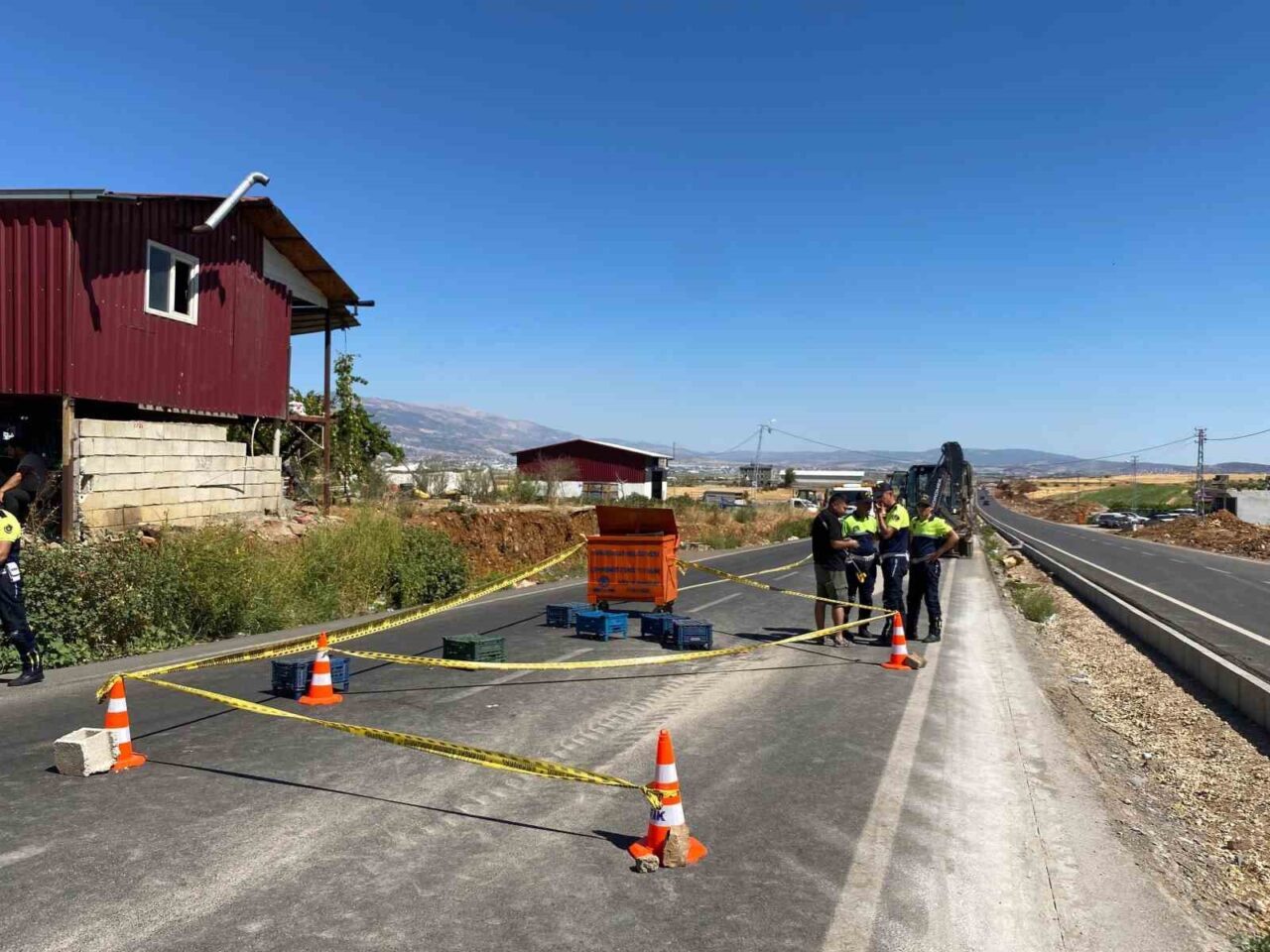Kahramanmaraş’ta yolun karşısına geçmeye çalışan 2 ve 8 yaşındaki kardeşlere