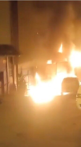 Kocaeli’nin Çayırova ilçesinde sabah saatlerinde bir oto tamirhanesinde çıkan yangının