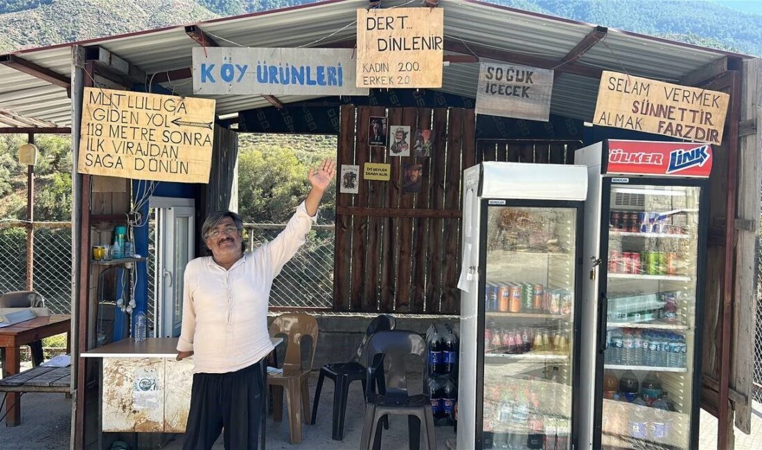 Hatay’ın Arsuz ilçesinde esnaf, iş yerine astığı “Dert dinlenir; kadın