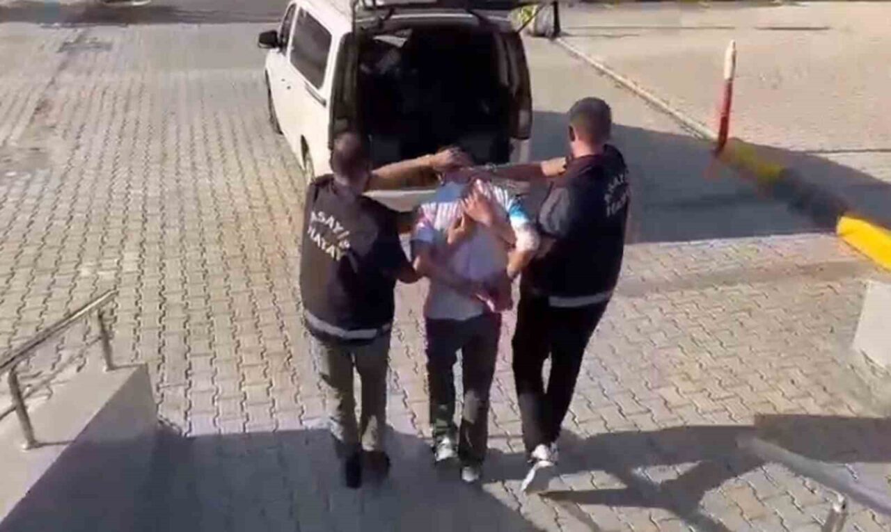 Hatay’ın İskenderun ilçesinde meydana gelen olayda, belediye çalışanı bıçakla yaralayan