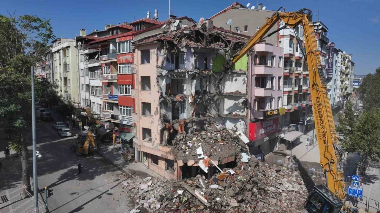 Isparta’da 1972 yılında yapılan ve uzun yıllar Çarşı Polis Karakolu