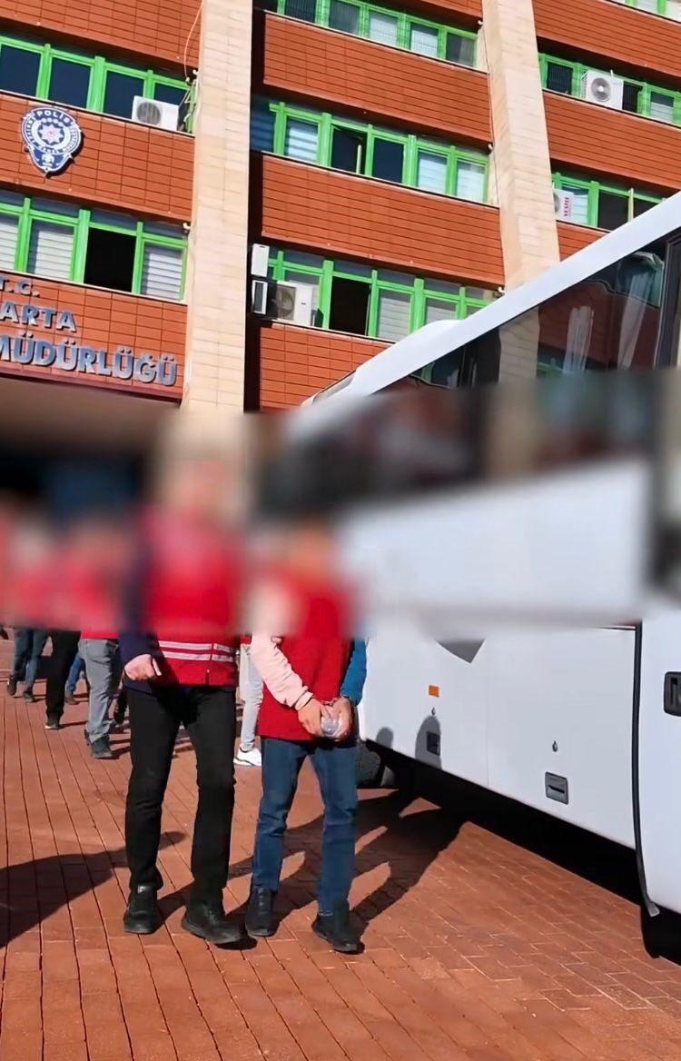 Isparta İl Emniyet Müdürlüğü’nce ağustos ayında gerçekleştirilen operasyonlarda, aralarında ağır