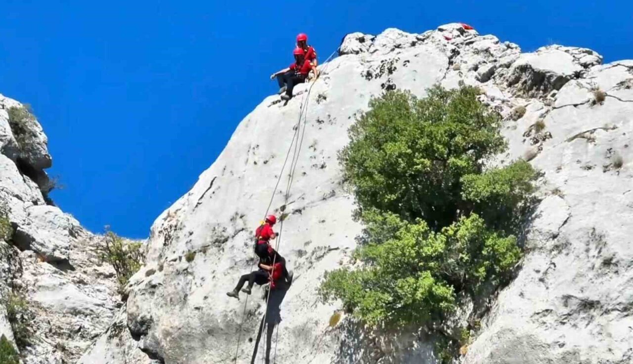 Isparta İl Jandarma Komutanlığı, kaybolma ve mahsur kalma olaylarına hızlı