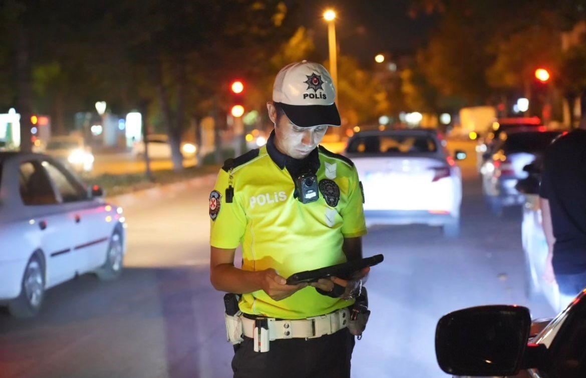 Isparta İl Emniyet Müdürlüğü ekiplerince park, bahçe ve mesire alanlarında