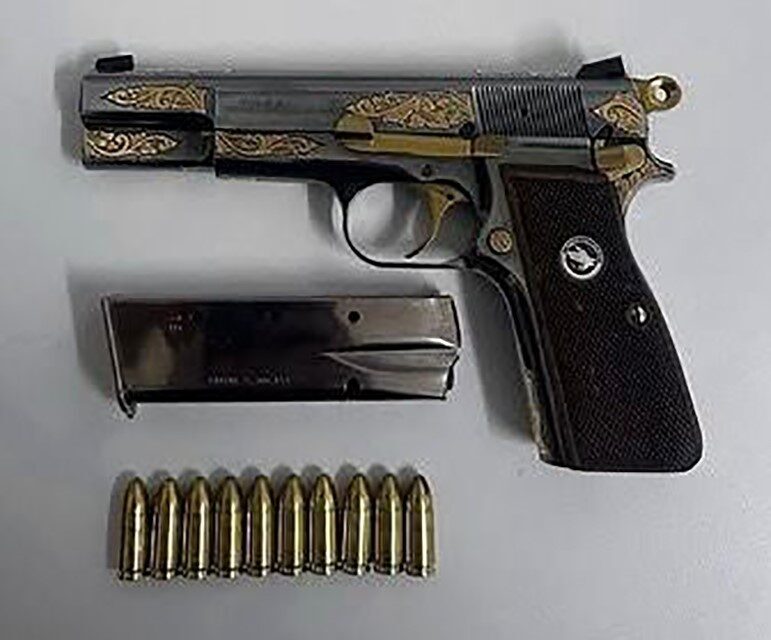 Isparta’da motosikletli polis timleri tarafından yapılan uygulamalarda ruhsatsız tabanca, metamfetamin