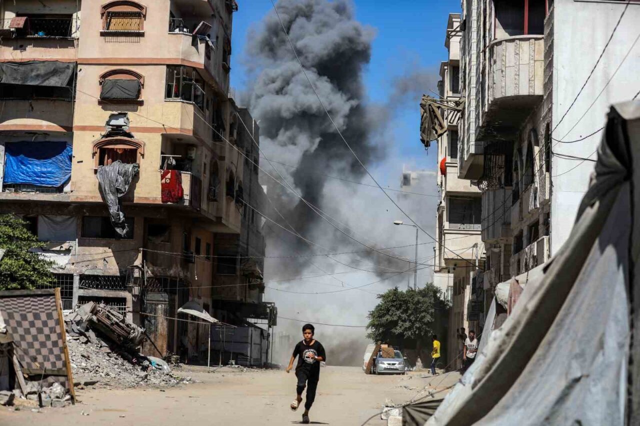 İsrail’in Gazze Şeridi’ne düzenlediği saldırılarda en az 62 kişinin hayatını