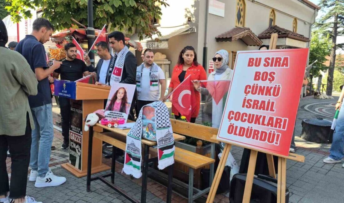 Türkiye genelinde okulların açıldığı ilk günde, okula gitmek yerine savaşın