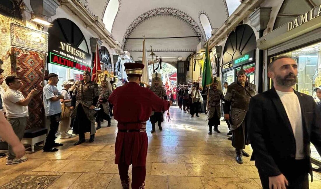 Beyazıt Meydanı’nda 38. Ahilik Haftası etkinlikleri kapsamında bir araya gelen