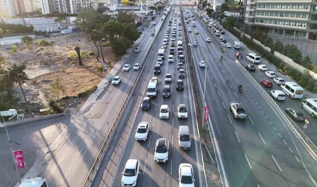 İstanbul’da, 2025-2026 eğitim öğretim yılının başlamasıyla birlikte akşam saatlerinde trafik