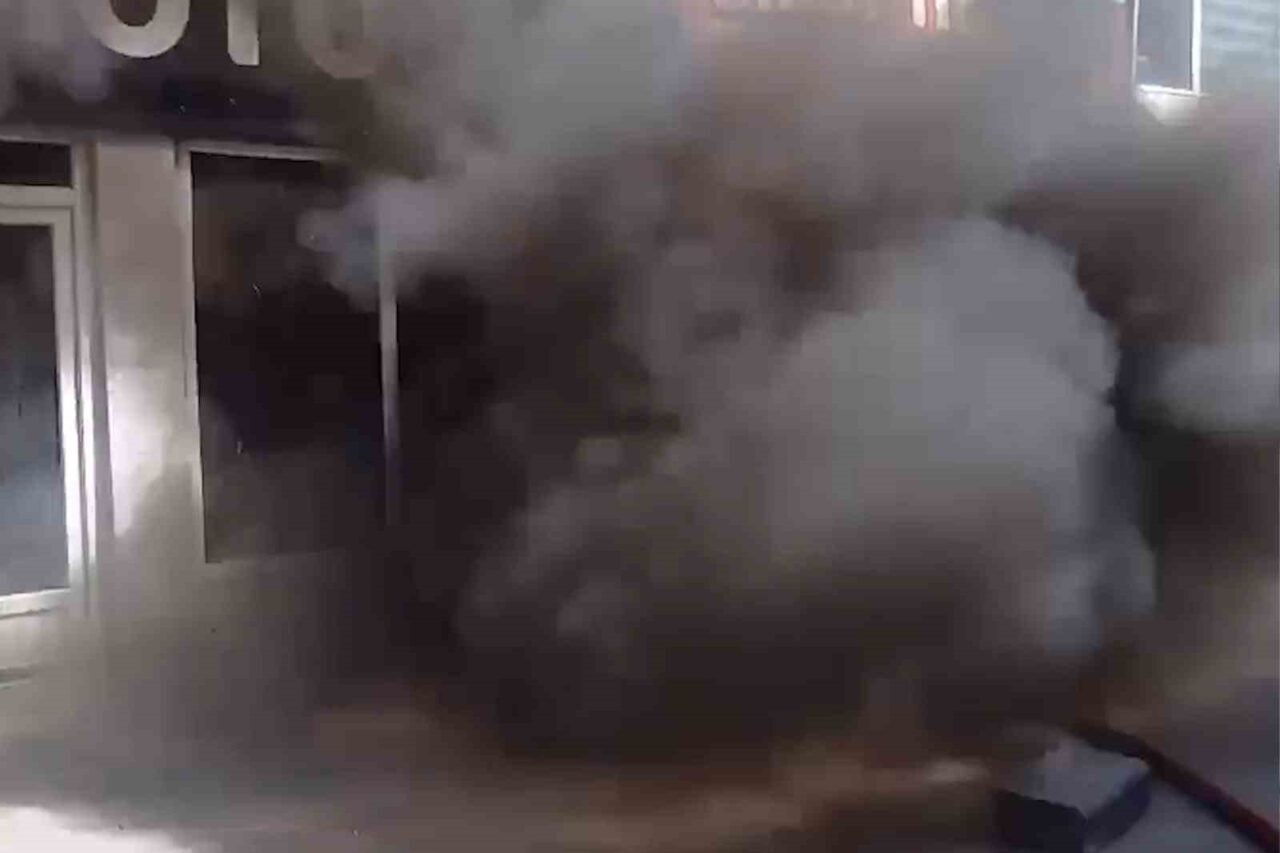 Kırıkkale’de motosiklet tamir dükkanında çıkan yangında sprey tüplerinin patlaması paniğe