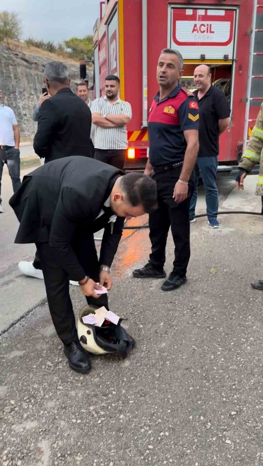 Karabük’ün Safranbolu ilçesinde itfaiye personeli Muhammet Uğur Doğan’ın düğün konvoyu,