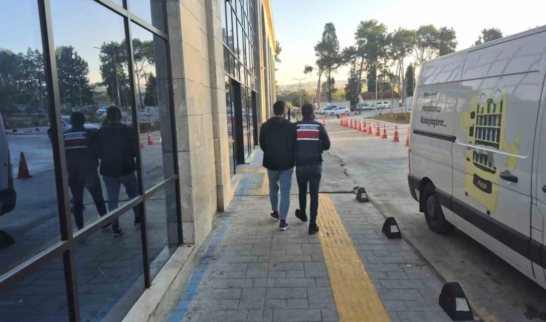 İzmir Cumhuriyet Başsavcılığı koordinesinde 16 ilde FETÖ’nün sözde askeri mahrem
