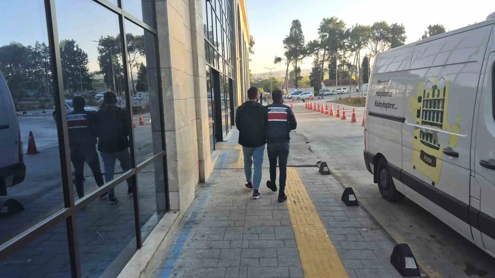 İzmir Cumhuriyet Başsavcılığı koordinesinde 16 ilde FETÖ’nün sözde askeri mahrem