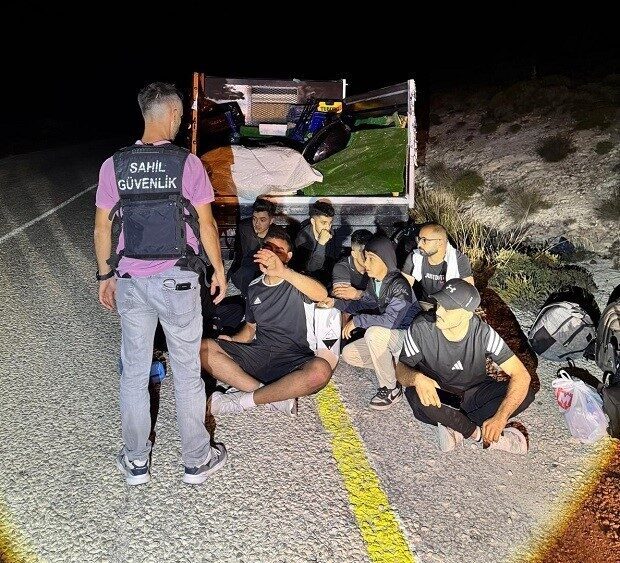 İzmir’de Sahil Güvenlik Komutanlığı ekipleri tarafından gerçekleştirilen 4 ayrı operasyonda,