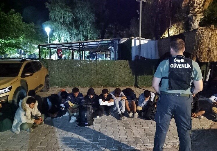 İzmir’in Seferihisar ilçesinde, Sahil Güvenlik ekiplerince kara üzerinde tespit edilen