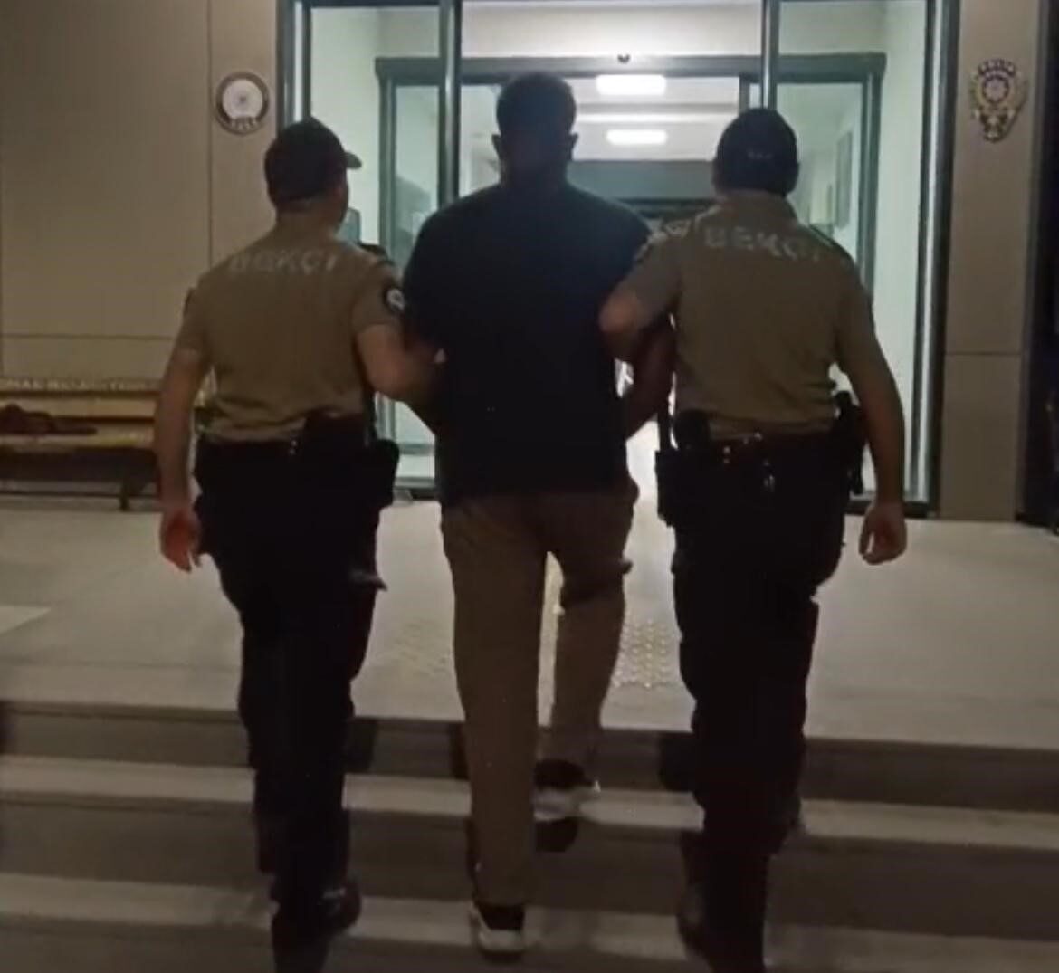 İzmir’de Konak İlçe Emniyet Müdürlüğü ekipleri tarafından yapılan uygulamada 20