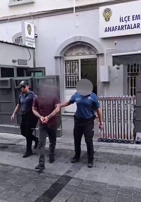 İzmir’de Konak İlçe Emniyet Müdürlüğü ekipleri tarafından yapılan uygulamada 25