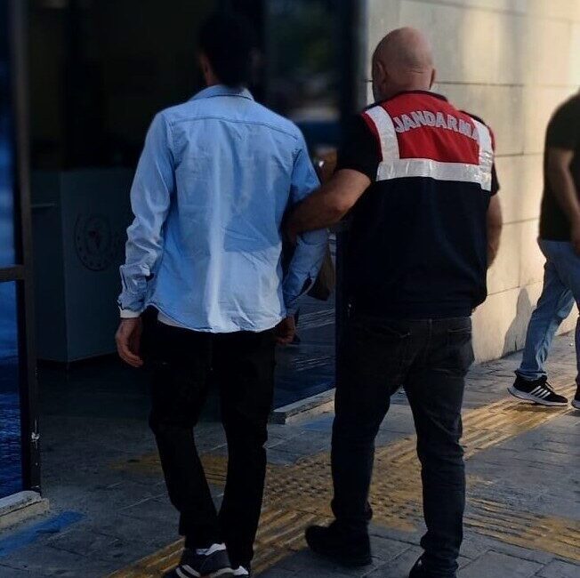 İzmir’de sosyal medya üzerinden DEAŞ silahlı terör örgütü propagandası yaptıkları