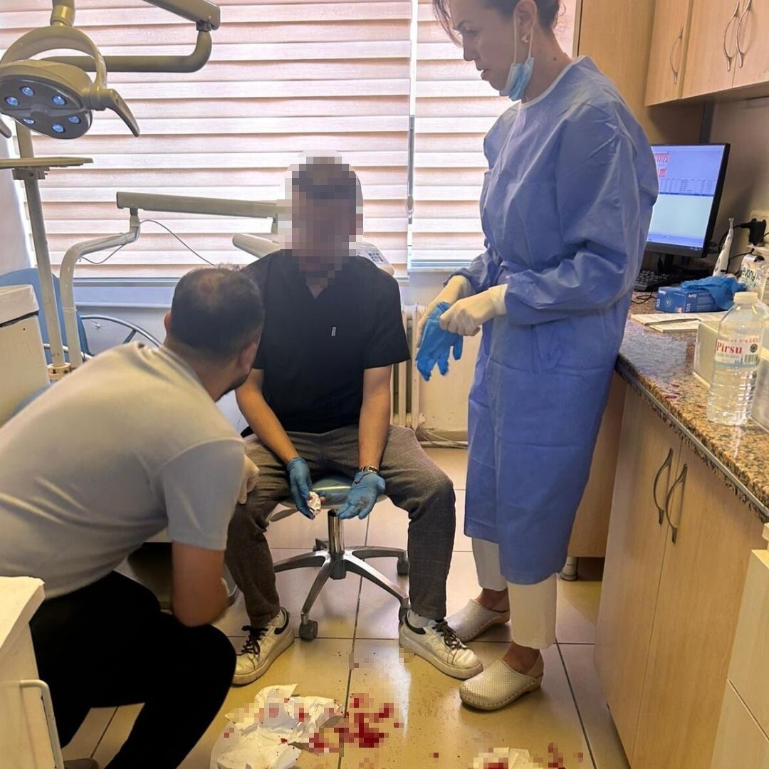 Alsancak Ağız ve Diş Sağlığı Merkezi’nde görevli Diş Hekimi Ahmet