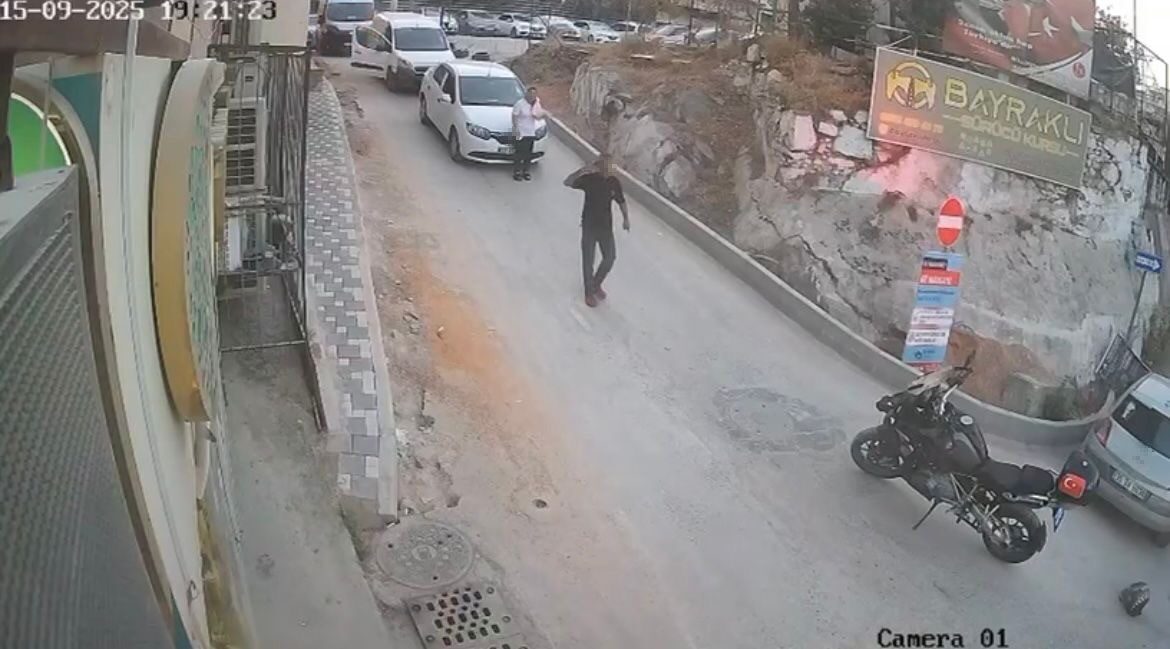 İzmir’in Bayraklı ilçesinde eşini ve kendisini tabancayla yaralayan ve rehin