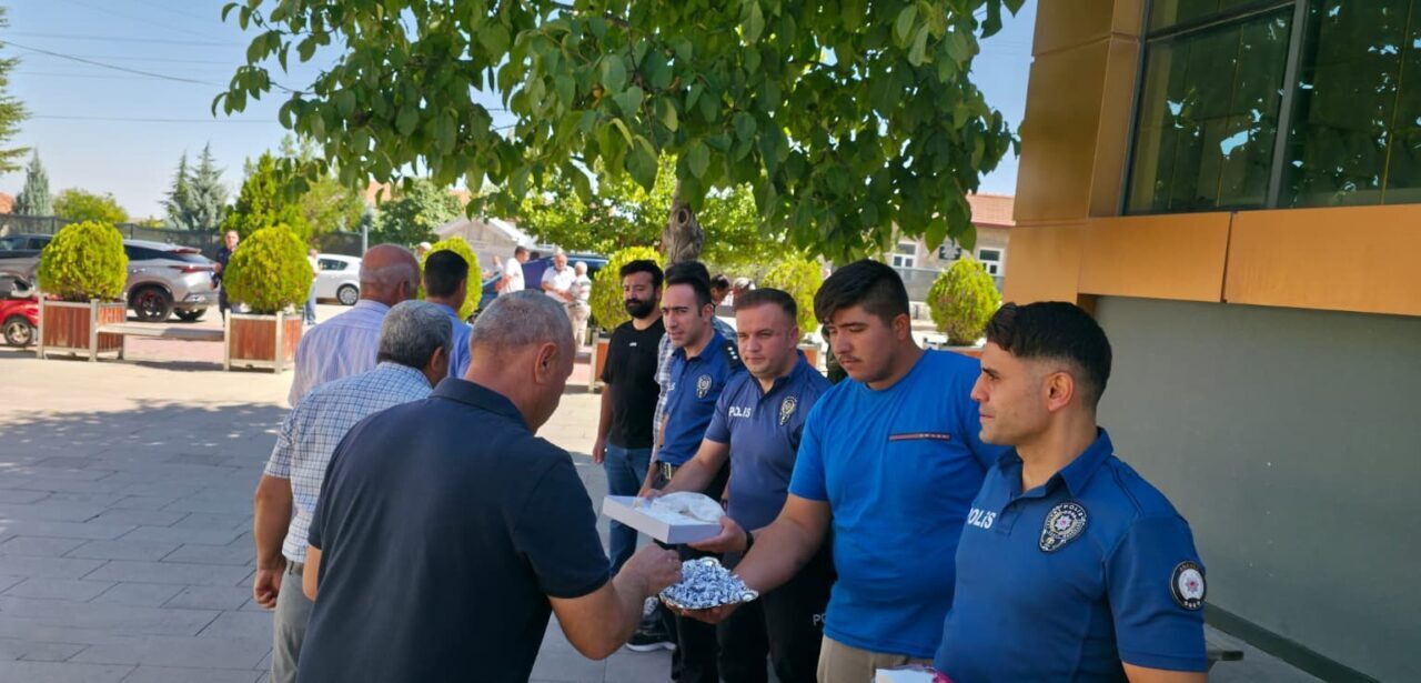 İzmir’de hain saldırı sonucu şehit olan polisler için Ankara’nın Evren